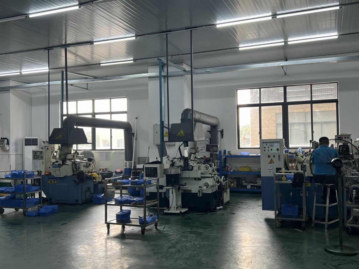 无芯磨生产车间